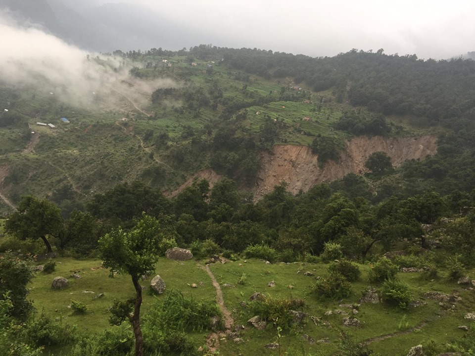 एमाले नेता भिम कुवरद्वारा कैलाली क्षेत्र नम्बर २ (ख) बाट स्वतन्त्र उम्मेदवारी दर्ता