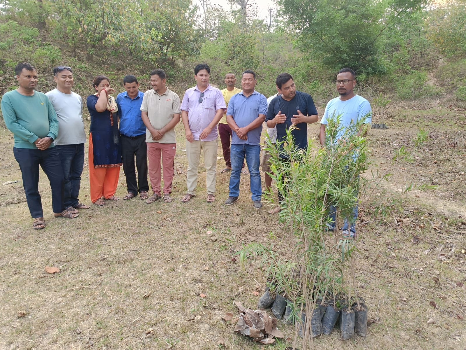 जुनकीरी नेपालद्वारा बौनिया बजारमा सरसफाइ